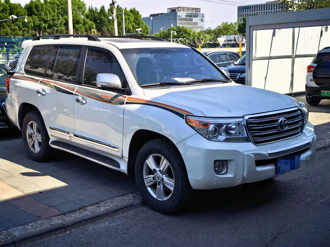 Toyota Land Cruiser (Import) 2015 4.6L V8 Middle East Limited Edition фото 3