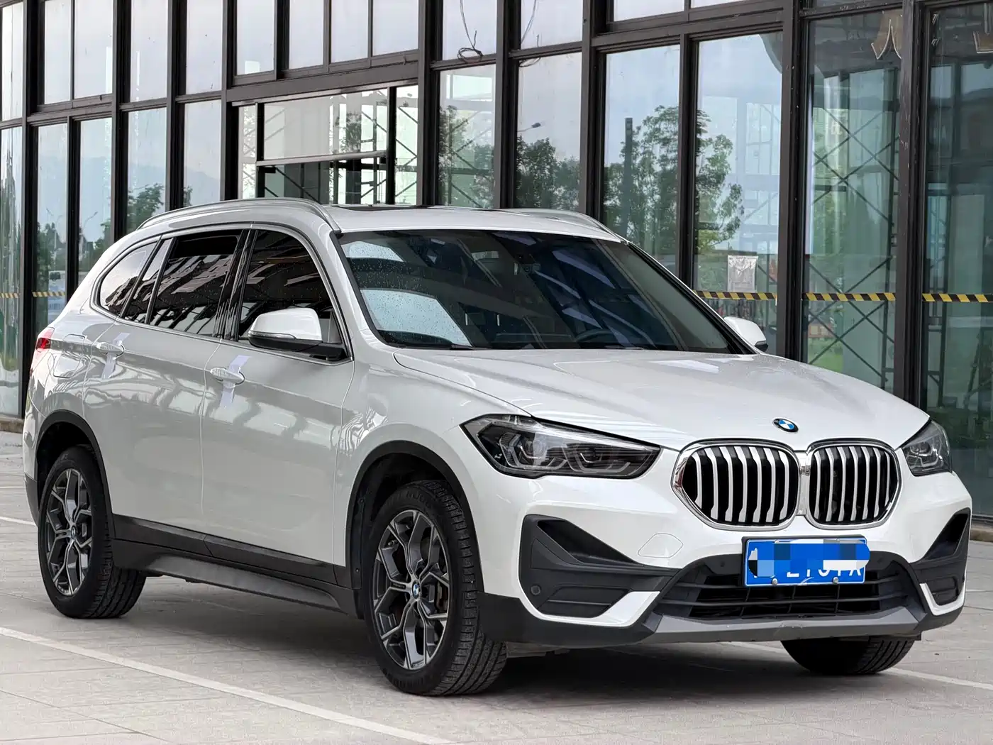 BMW X1 2022 sDrive25Li Leading фото 3