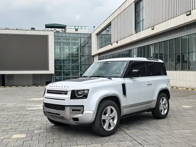 Land Rover Defender 2022