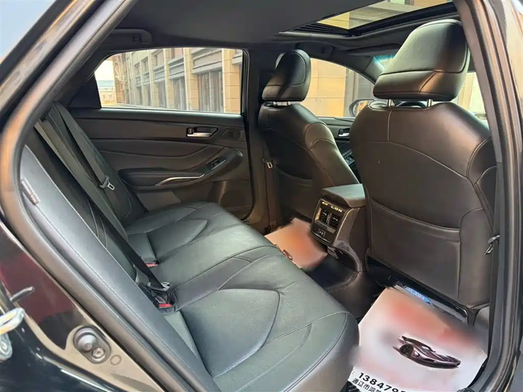 Toyota Avalon 2019 Hybrid 2.5L Luxury Edition China VI фото 10