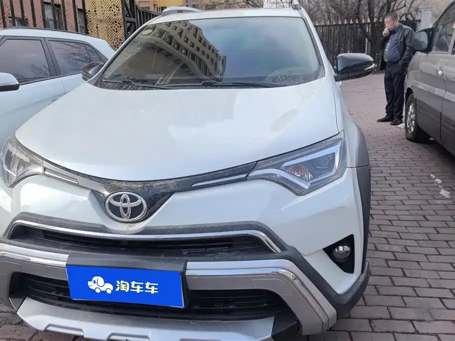 Toyota RAV4 Rongfang 2019 2.0L CVT 2WD Trend X Limited Edition China V фото 2