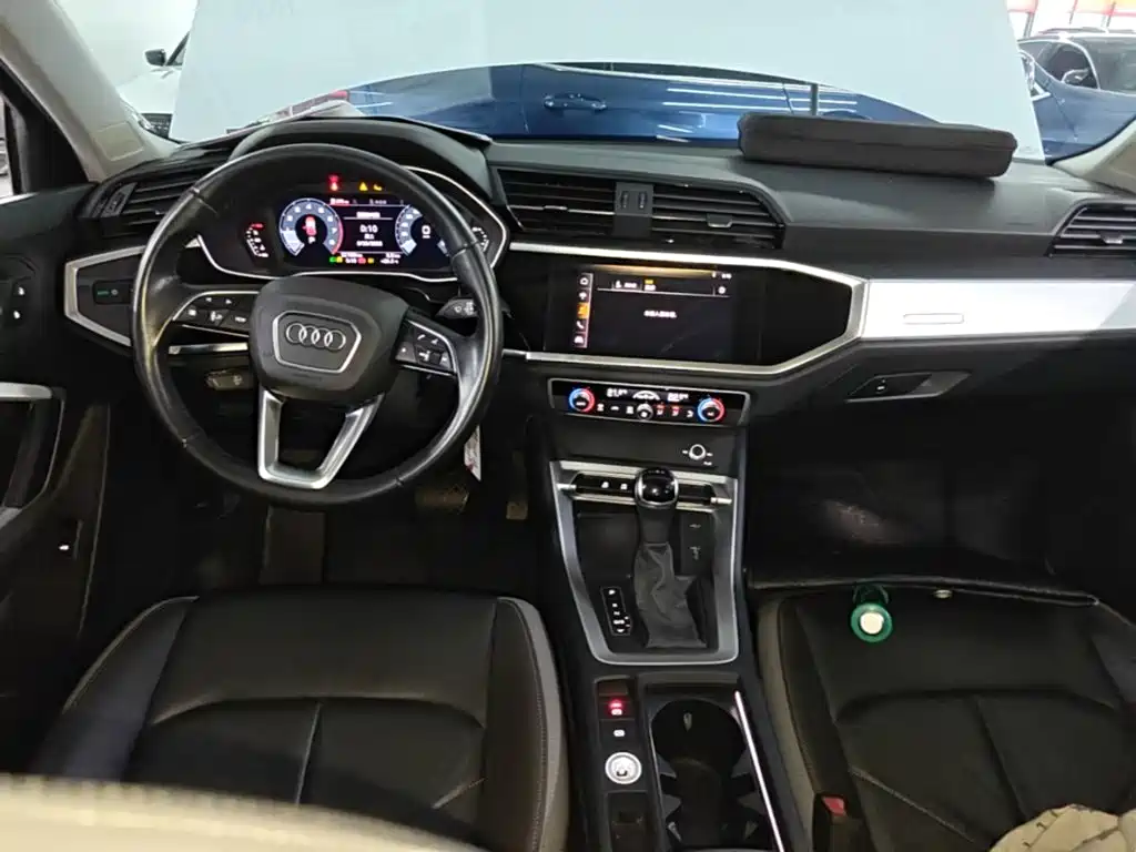 Photo 10 - Audi Q3