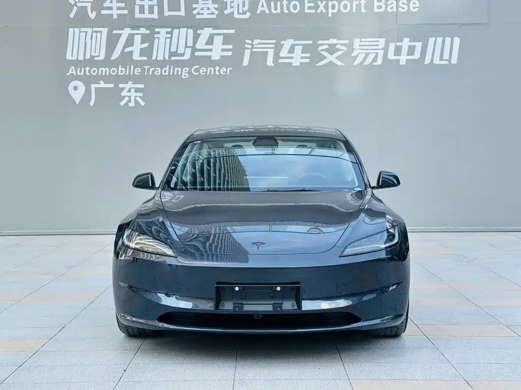 Tesla Model 3 2026 2025 Model Year Facelift Rear-Wheel Drive