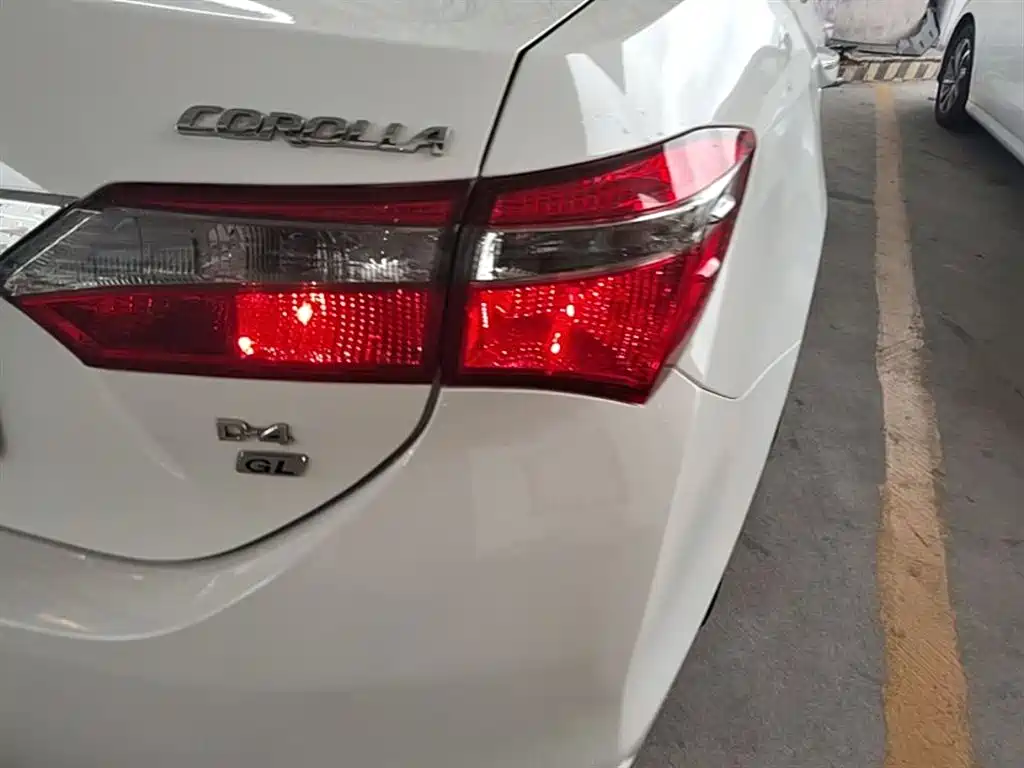 Toyota Corolla 2017 Facelift 1.2T S-CVT GL фото 8