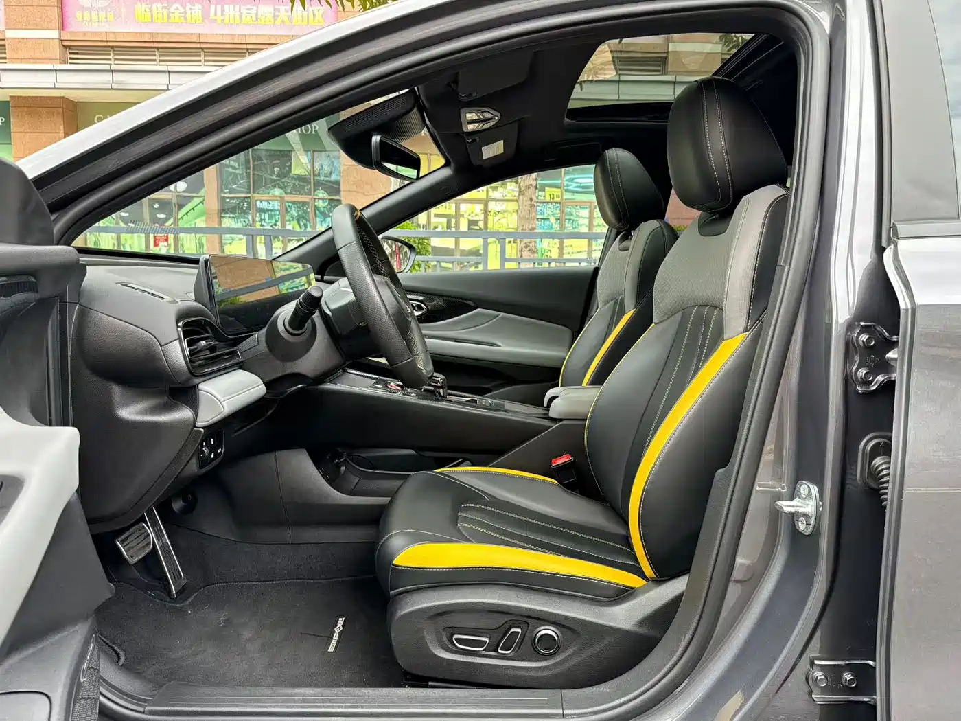 GAC Trumpchi Trumpchi Emkoo 2023 Shadow Leopard H Smart Hybrid фото 4
