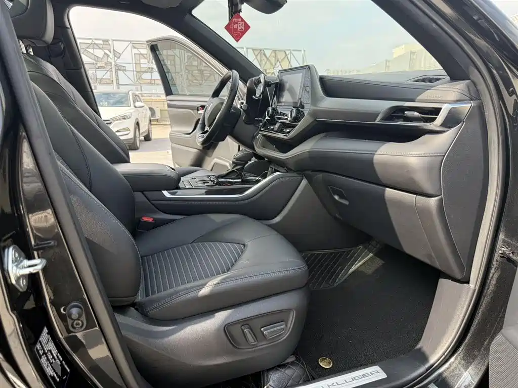 Toyota Crown Kluger 2021 2.5L HEV 4WD Luxury фото 19