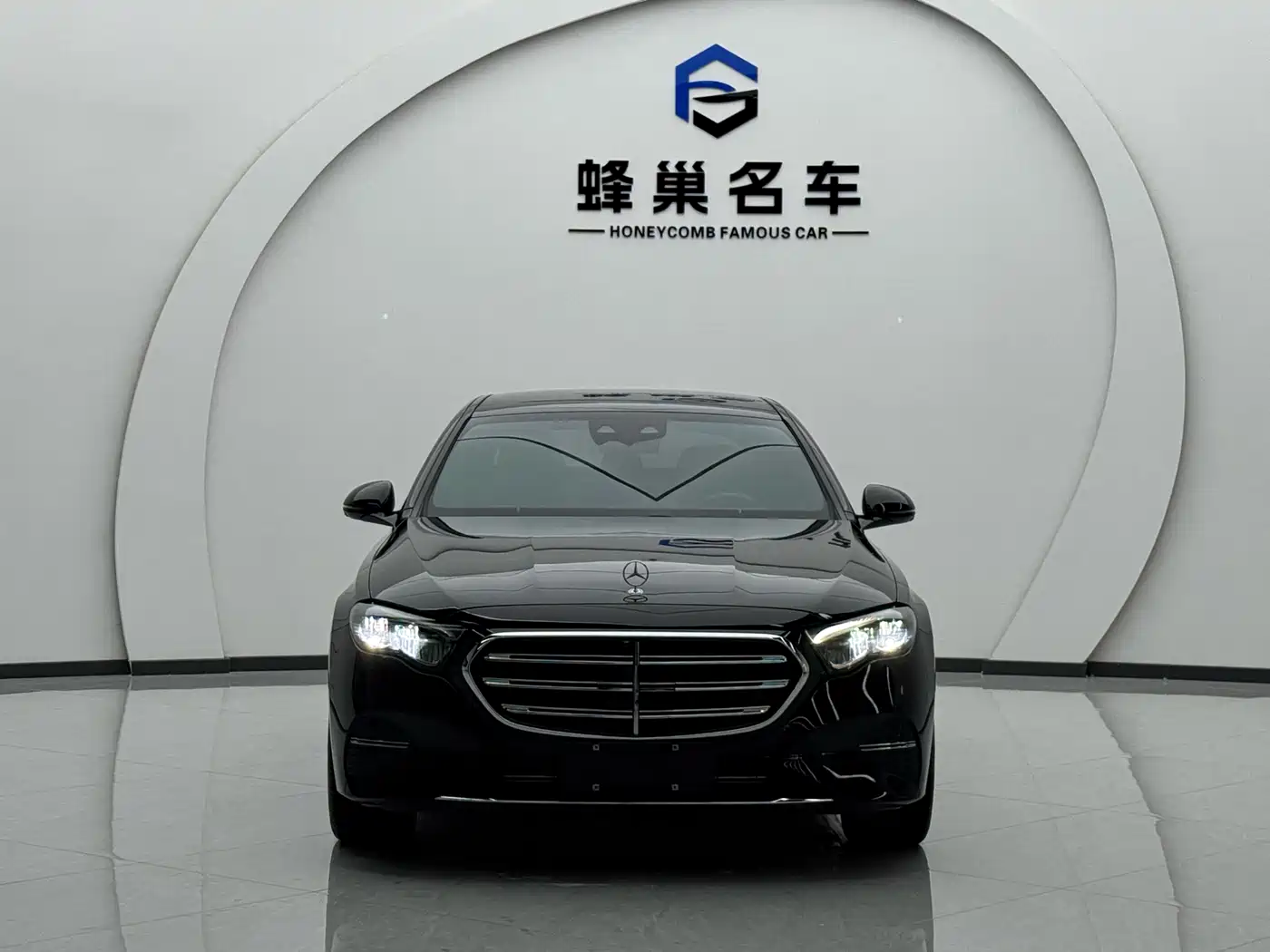 Mercedes-Benz E-Class 2024 E 300 L Fashion фото 2