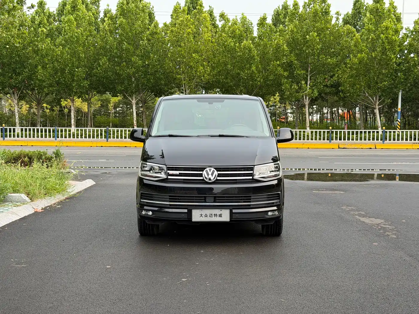 Volkswagen Multivan 2019 2018 2.0TSI 4WD Explorer Edition 7-Seater