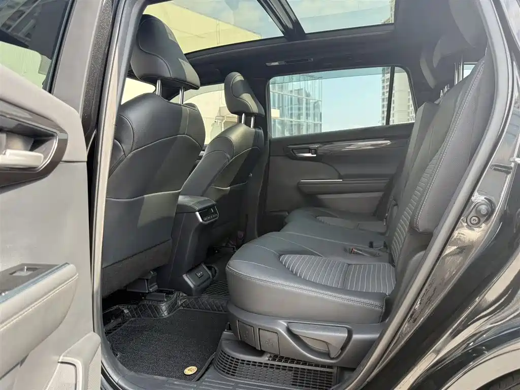 Toyota Crown Kluger 2021 2.5L HEV 4WD Luxury фото 13