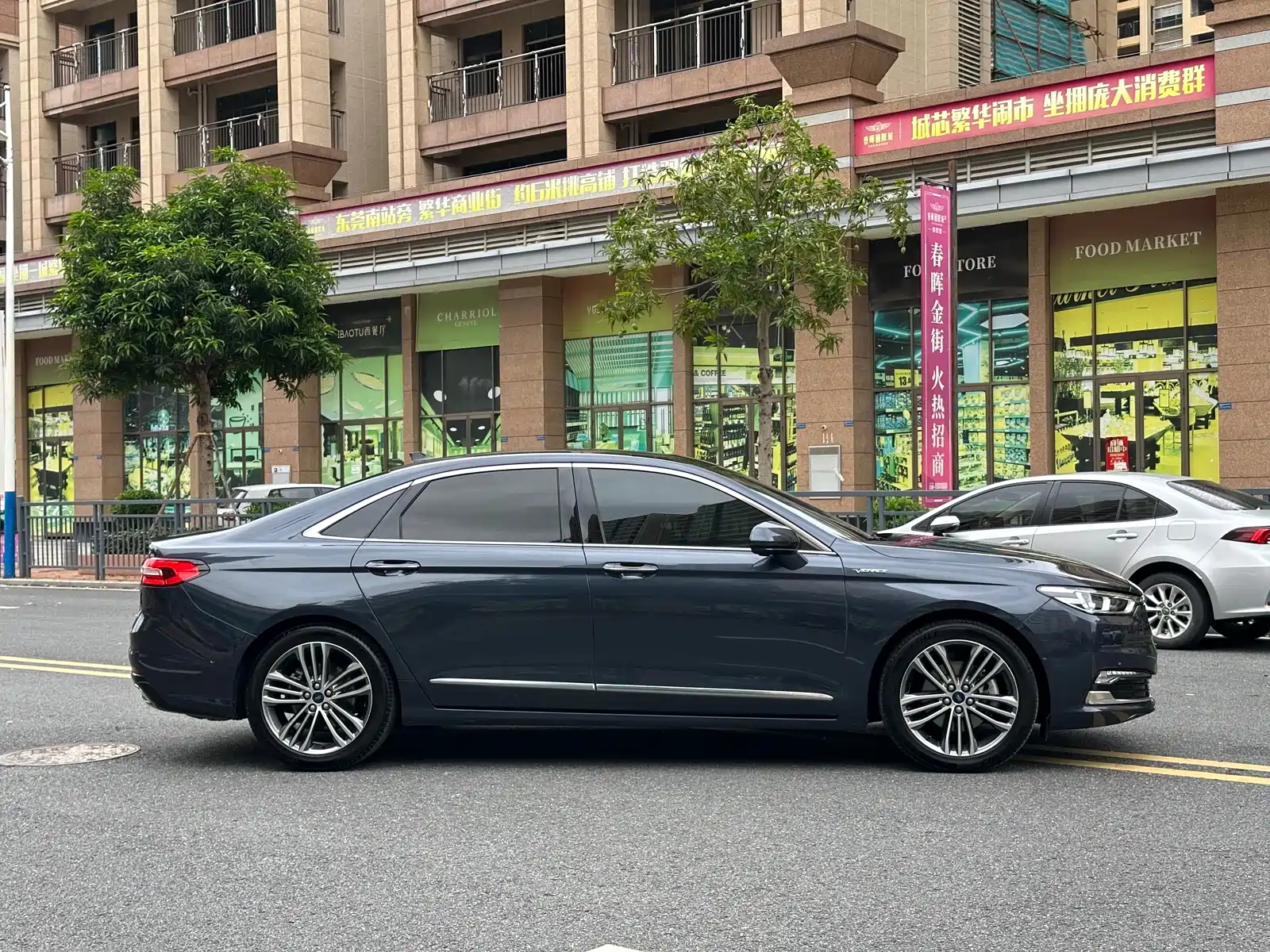 Фото 4 - Ford Taurus