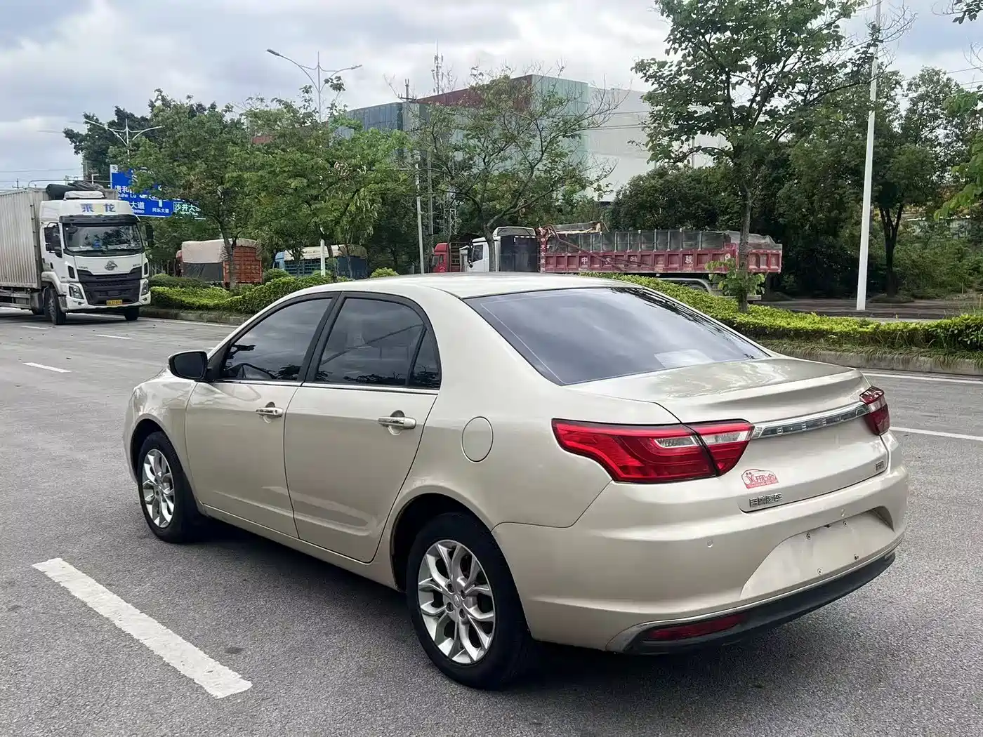 Фото 4 - Geely Vision
