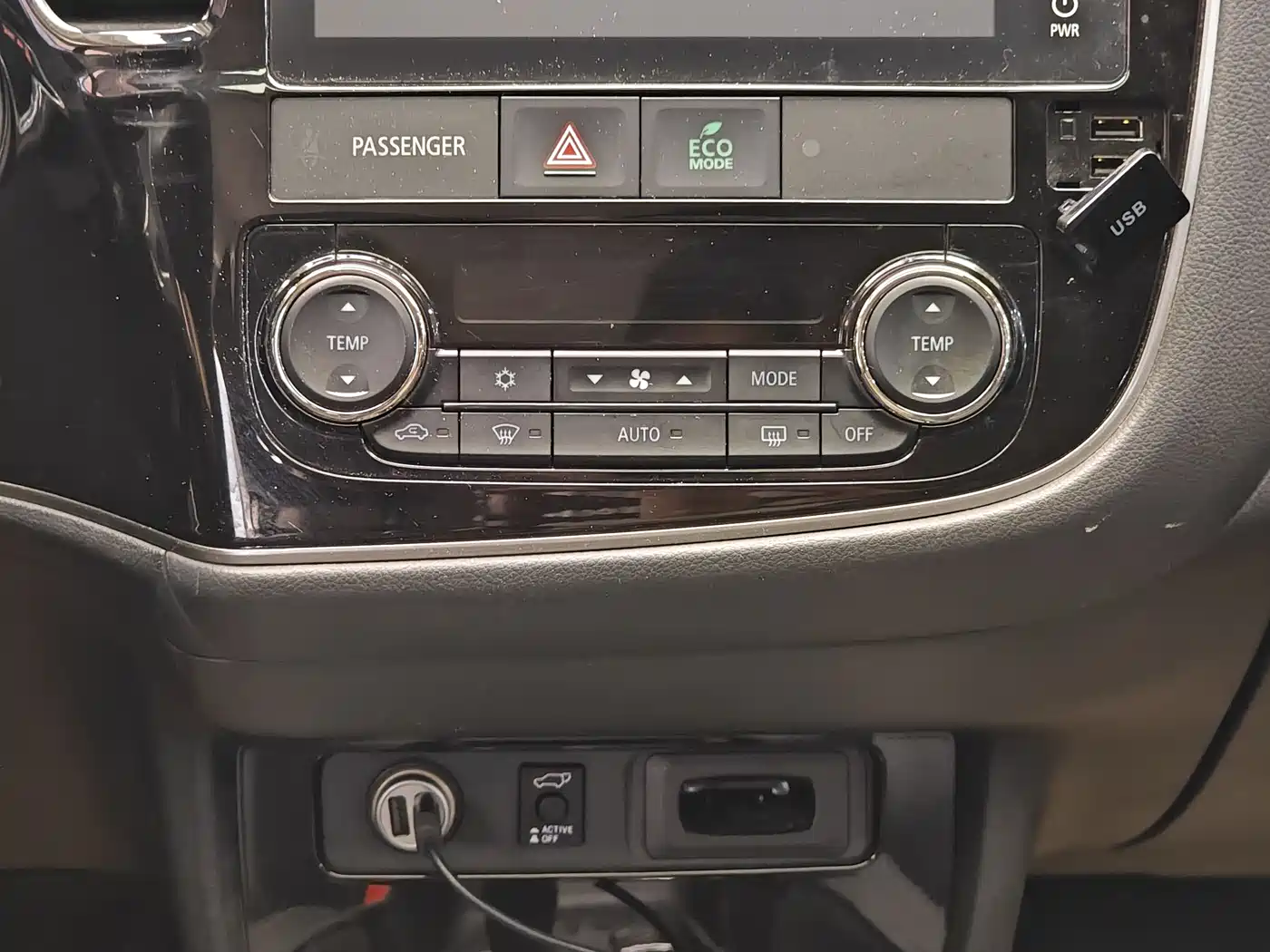 Mitsubishi Outlander 2019 2.4L 4WD Deluxe Edition 5-Seater China VI фото 17