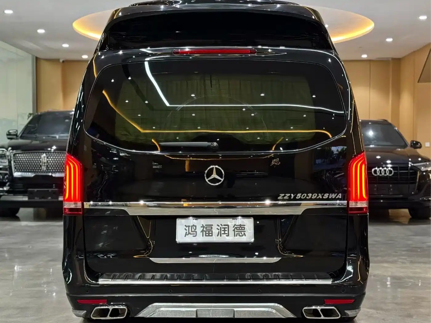 Mercedes-Benz V-Class 2017 Model V 260 L Premium Extended Edition фото 5
