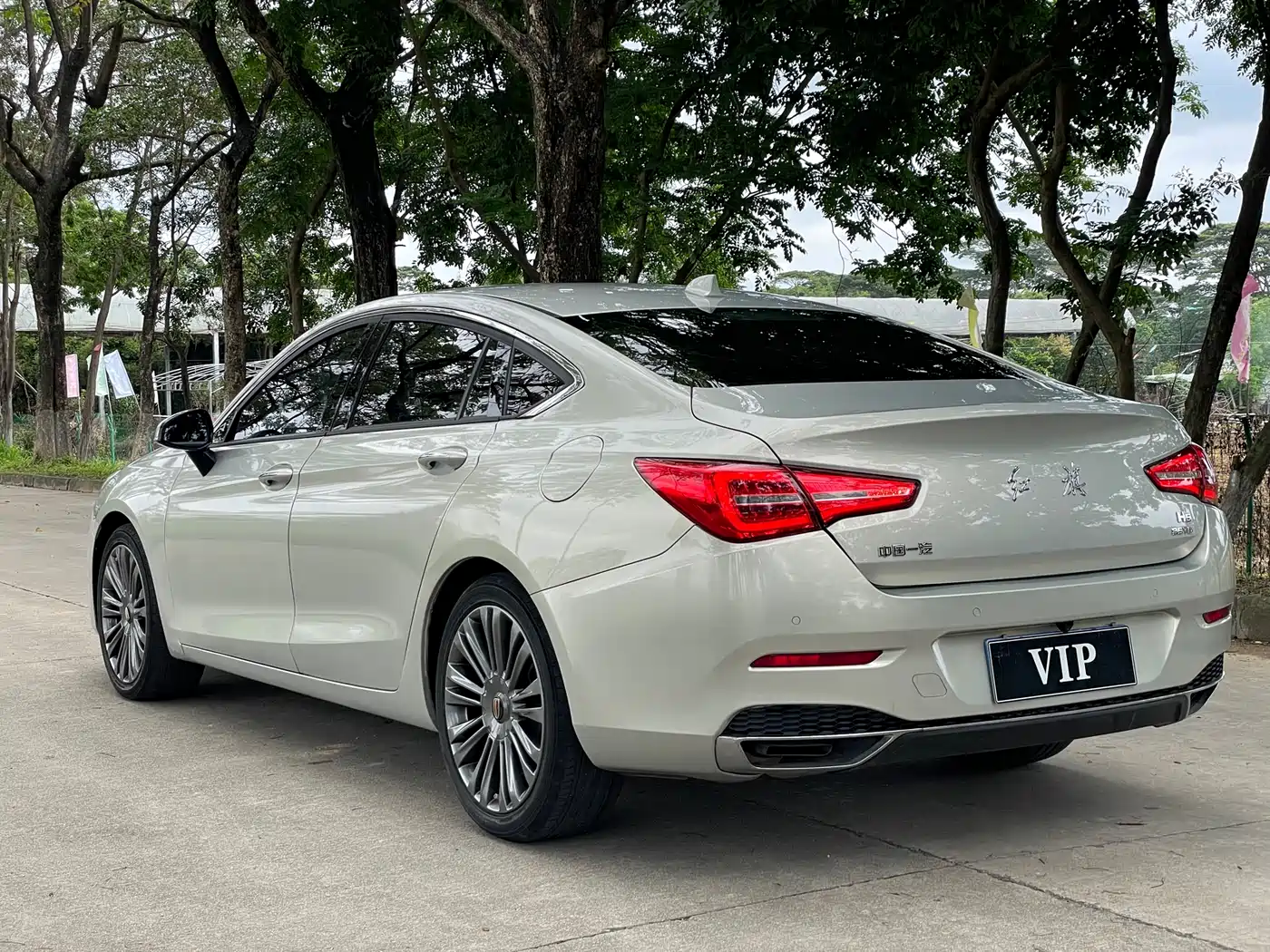 Hongqi H5 2020 1.8T Automatic Smart Connection Qi Rhythm Edition фото 23