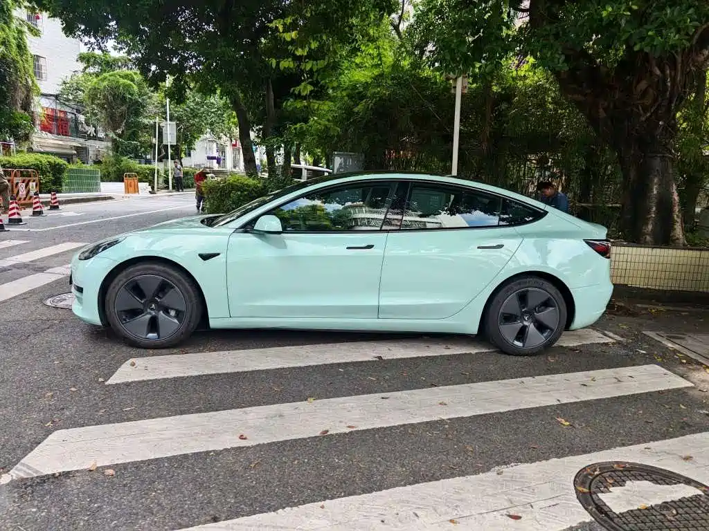 Photo 3 - Tesla Model 3