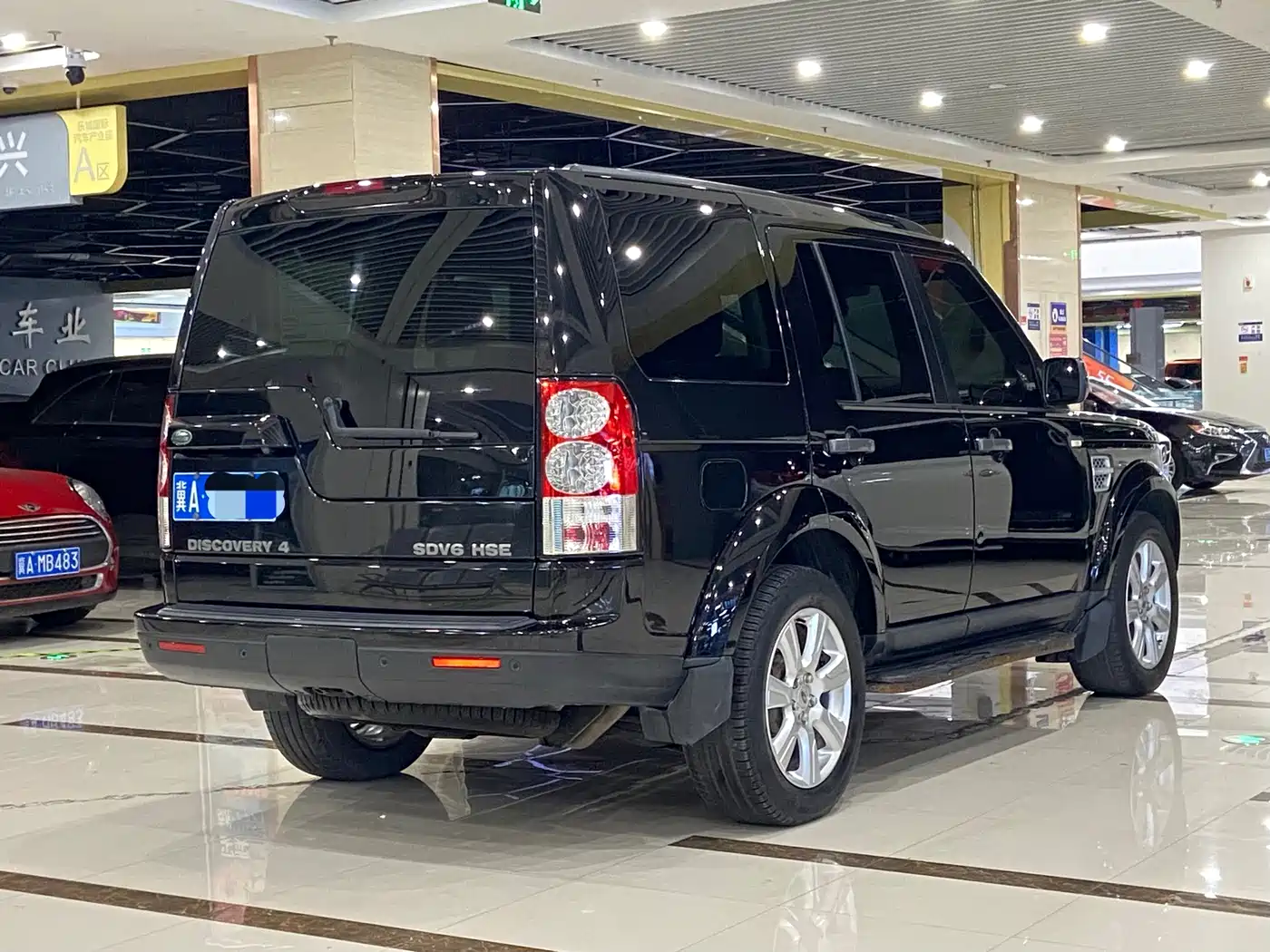 Land Rover Discovery 2013 3.0 SDV6 HSE Diesel фото 8