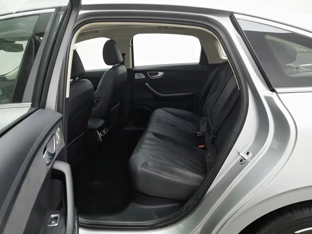 Roewe D7 2023 2023 DMH 125km Flagship Edition