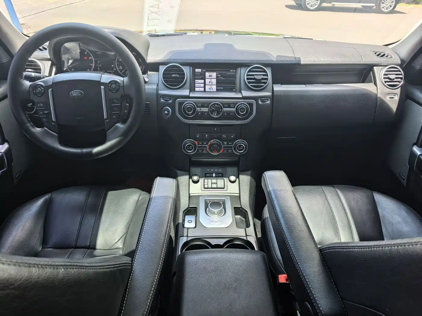 Land Rover Discovery 2016 3.0 SC V6 HSE фото 13