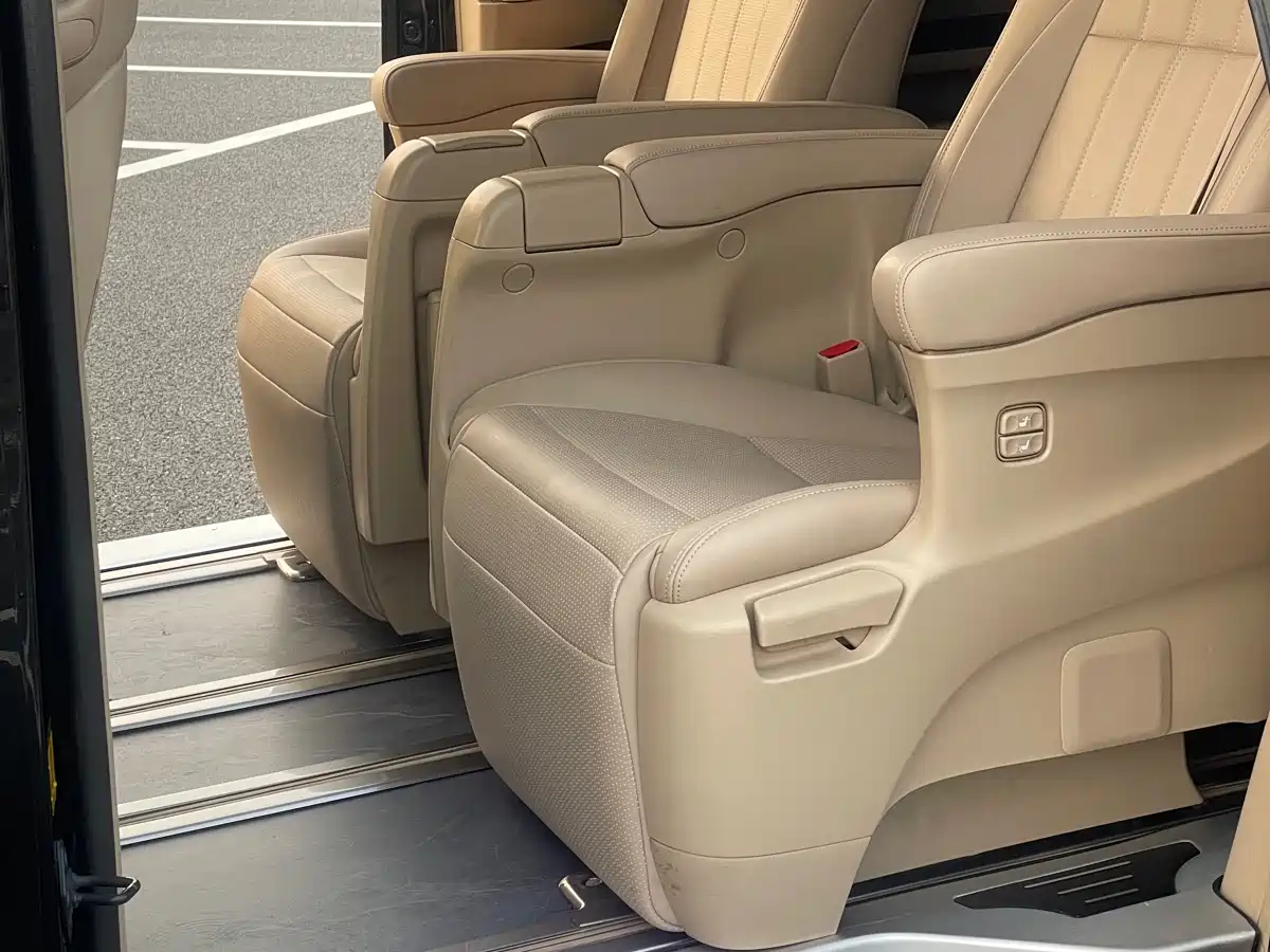 Toyota Alphard 2011 3.5L Luxury Edition фото 9