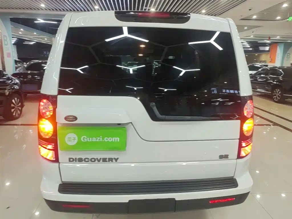 Land Rover Discovery 2015 3.0 SC V6 SE фото 6