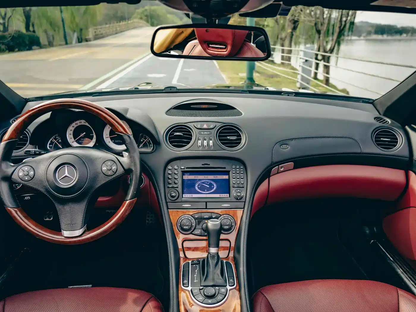 Mercedes-Benz SL-Class 2010 SL 500 фото 8