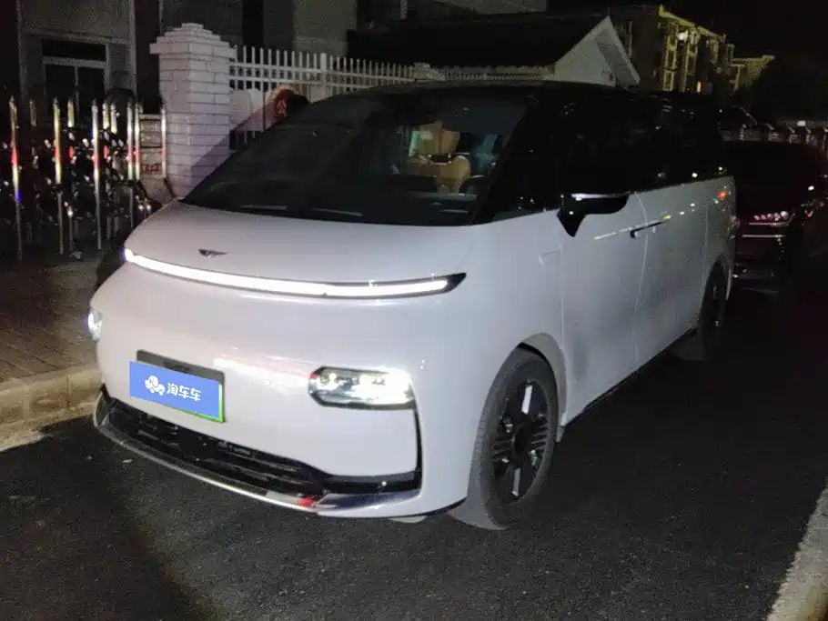  Geely Galaxy Yizhen L380 2024 140kWh 6-Seater AWD Ultra