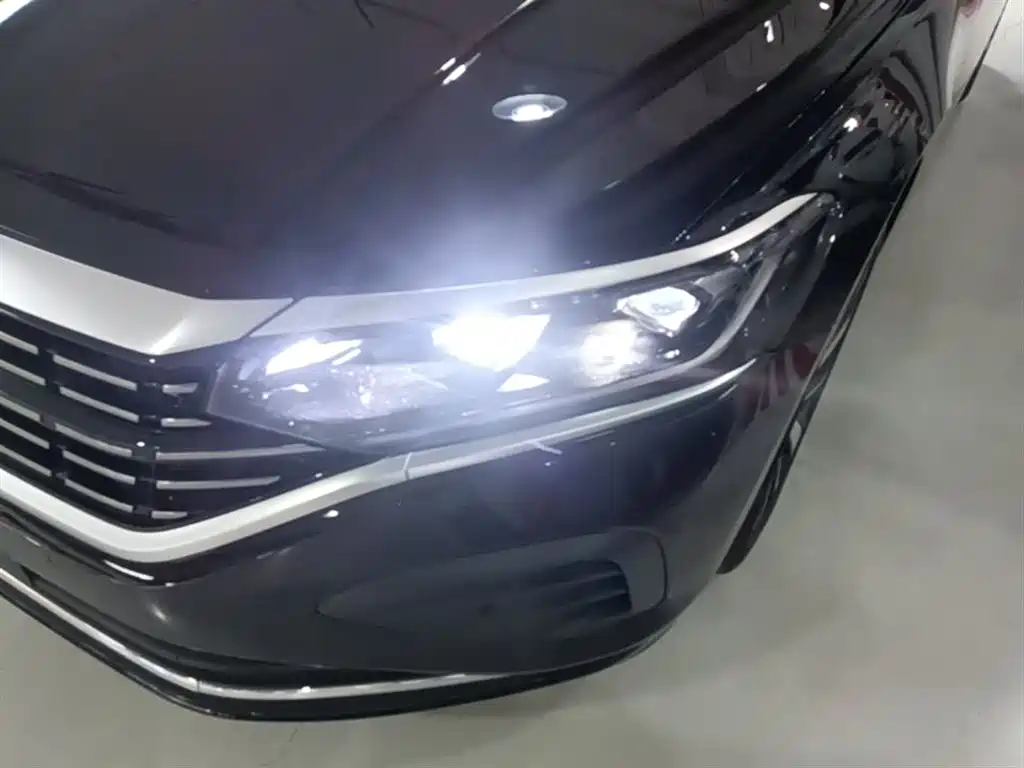 Volkswagen Passat 2025 Outstanding 380TSI Dragon Soaring Edition фото 24