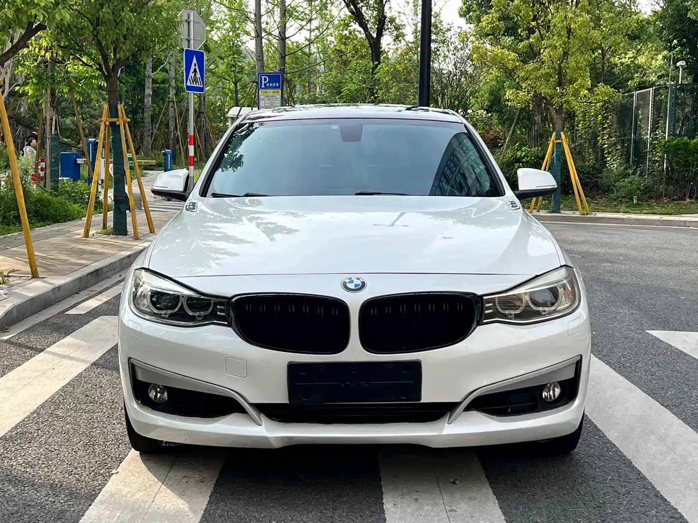 BMW 3 Series GT 2014 320i Design Package фото 2