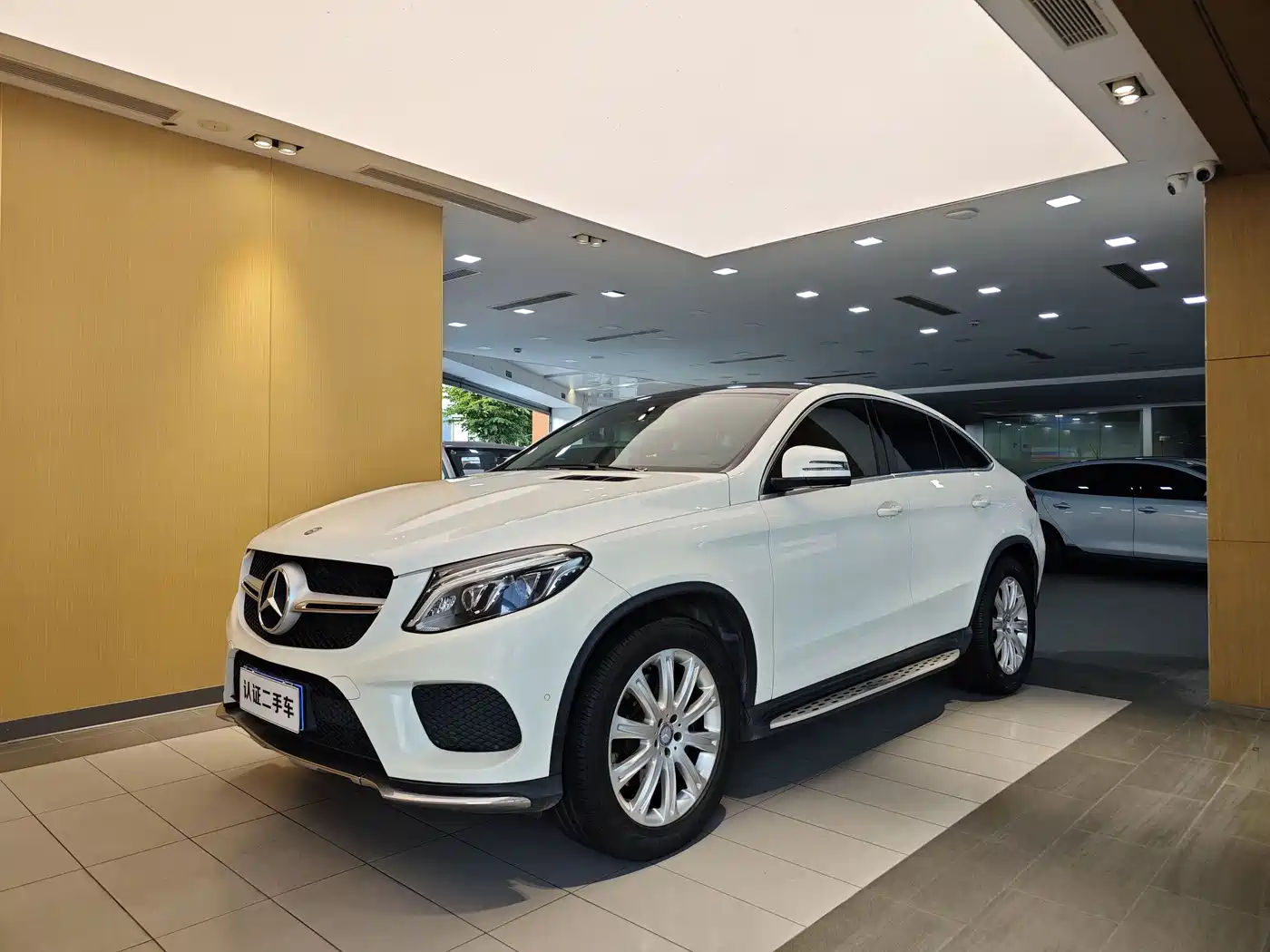 Mercedes-Benz GLE Coupe 2015 GLE 320 4MATIC Coupe SUV