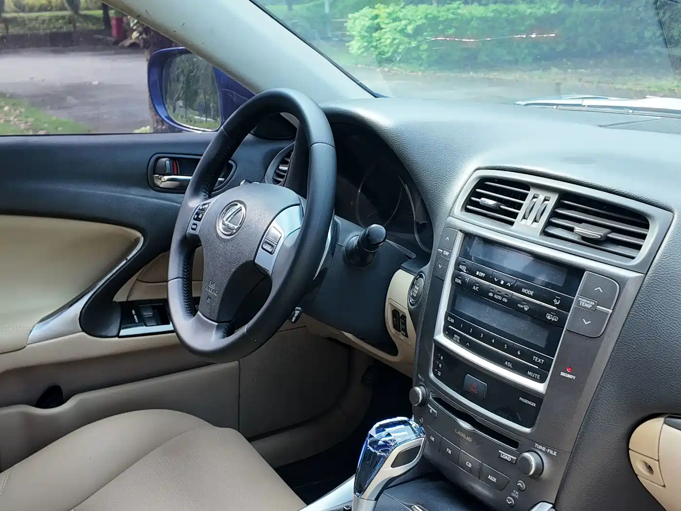 Фото 31 - Lexus IS