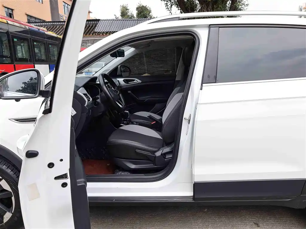 Volkswagen Tanying 2021 1.5L Automatic Smart Connect Edition фото 16