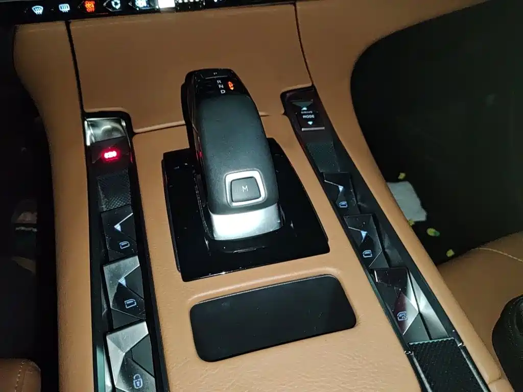 DS 7 2019 2018 45THP Rivoli Pioneer Edition