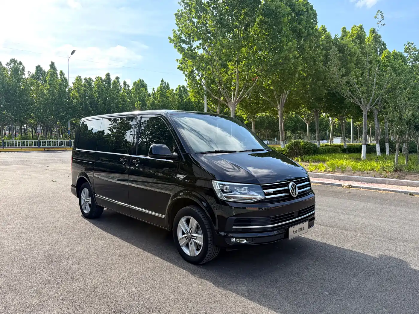Volkswagen Multivan 2017 2017 2.0TSI AWD Premium Edition 7-Seater