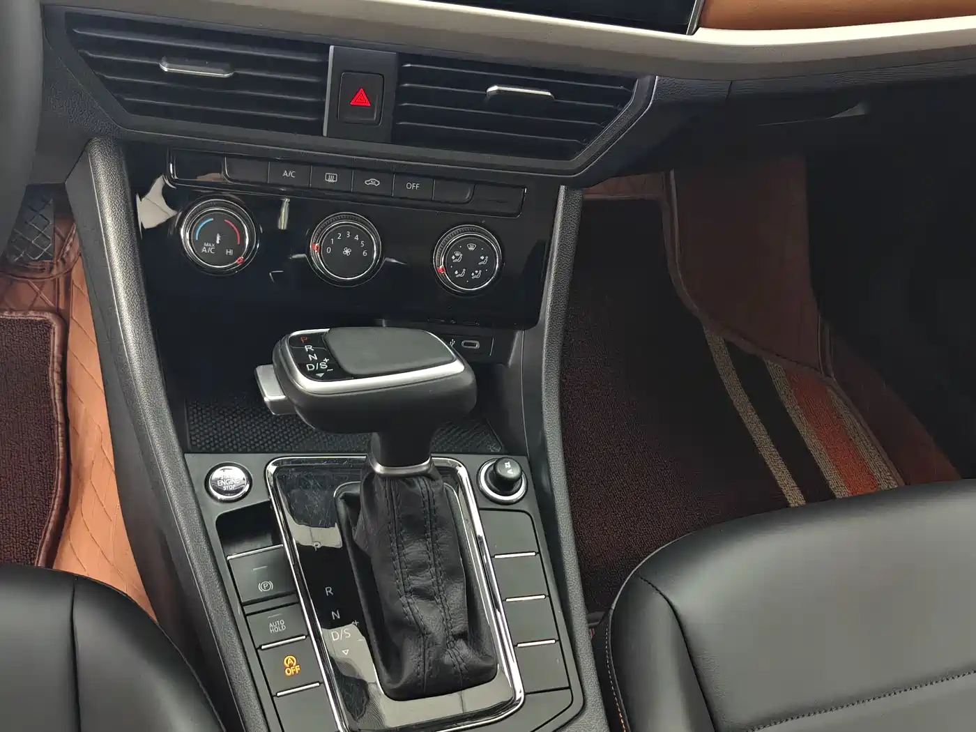 Volkswagen Bora 2025 200TSI DSG Joy Ride Navigation Edition фото 18