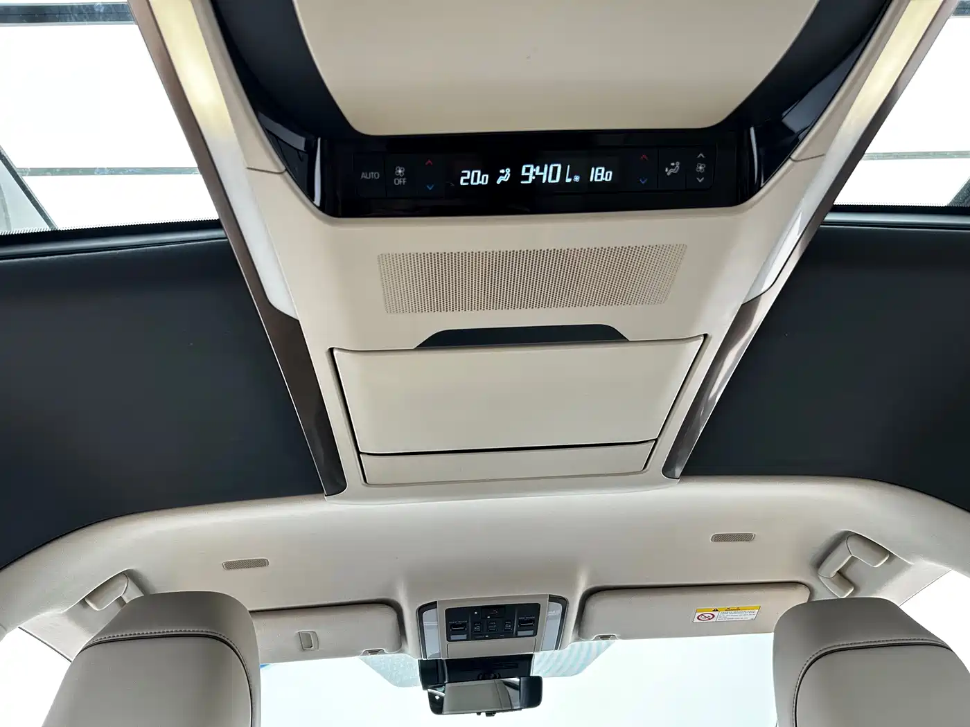 Toyota Vellfire 2024 Crown Hybrid 2.5L Executive Premium Edition фото 21