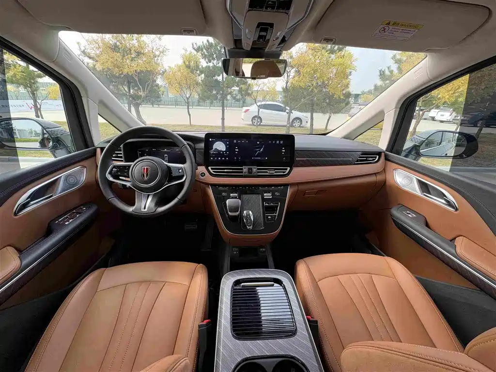 Фото 6 - Hongqi HQ9 PHEV