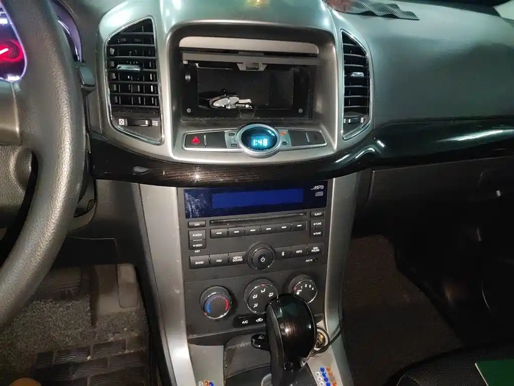 Chevrolet Captiva 2015 2.4L 2WD Urban Edition 7-seater фото 6