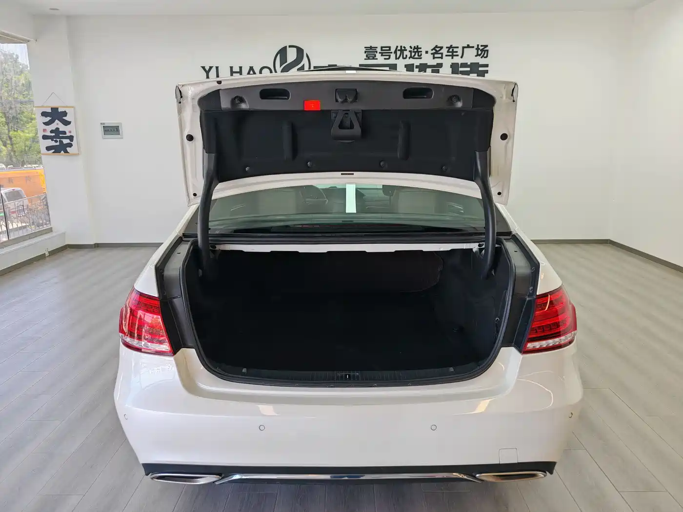 Mercedes-Benz E-Class 2015 E 320 L фото 8
