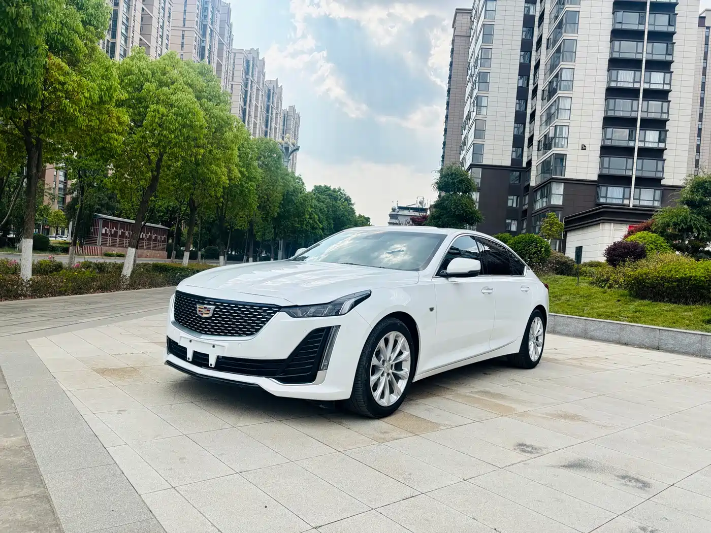 Cadillac CT5 2023 28T Luxury Style (Standard Edition)