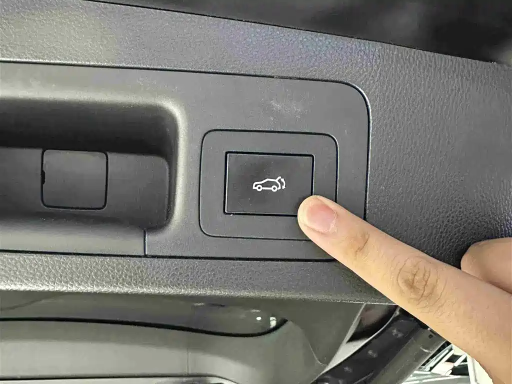 GAC Trumpchi Trumpchi GS8 2020 390T 2WD Luxury Smart Connect Anniversary Edition (7-Seater) фото 22