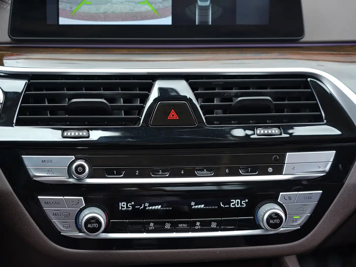 BMW 5 Series 2020 525Li Luxury Package фото 10