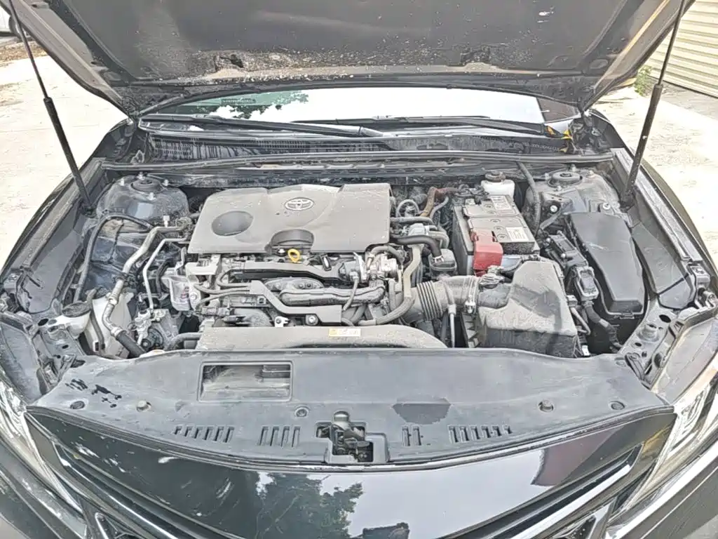 Фото 20 - Toyota Camry
