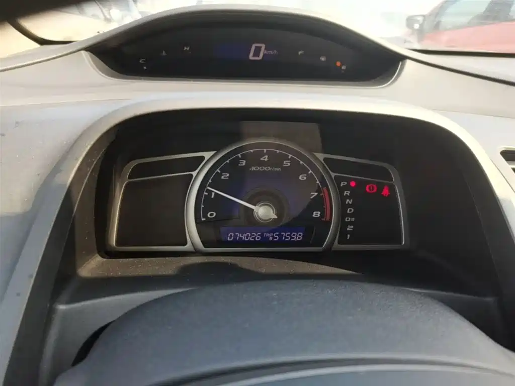 CIIMO CIIMO 2014 2012 1.8L Automatic