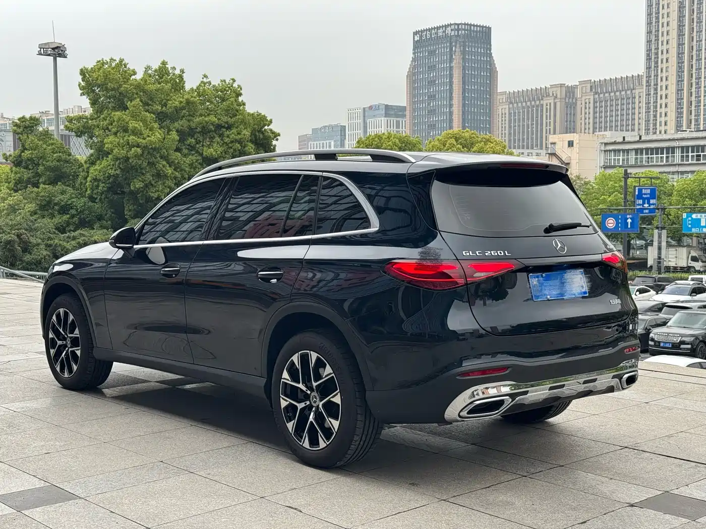 Mercedes-Benz GLC 2023 GLC 260 L 4MATIC Sport 5-seater фото 7