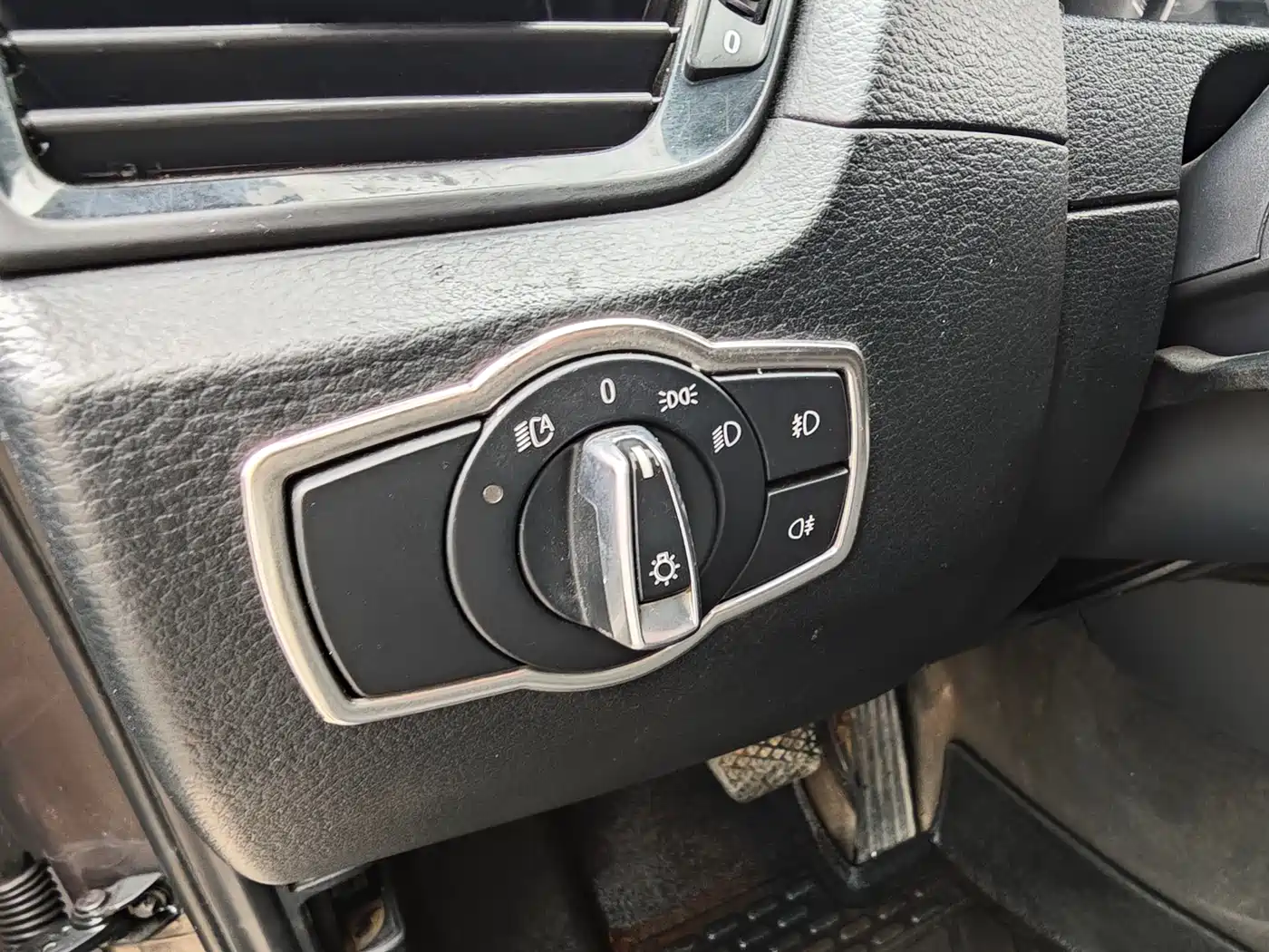BMW X1 (Import) 2012 sDrive18i Luxury фото 15