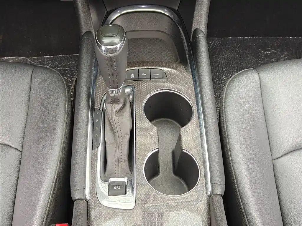 Chevrolet Malibu XL 2017 1.5T Auto Sport Edition фото 7