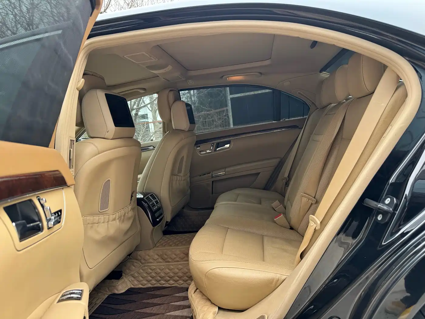 Mercedes-Benz S-Class 2012 S 300 L Luxury Grand Edition фото 15