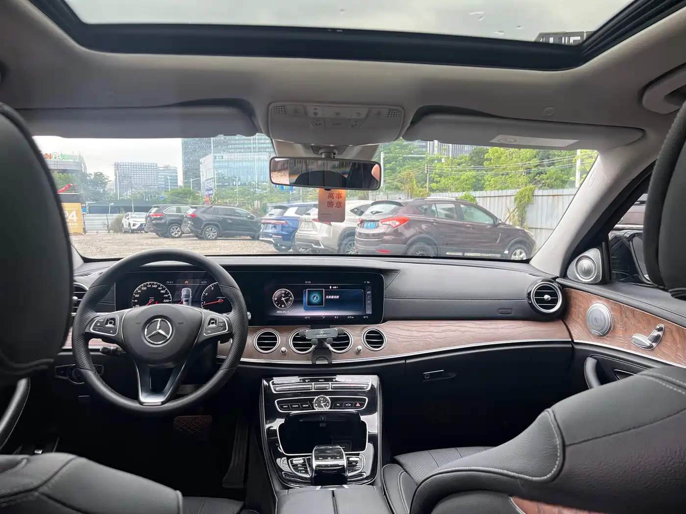 Mercedes-Benz E-Class 2016 E 200 L фото 14