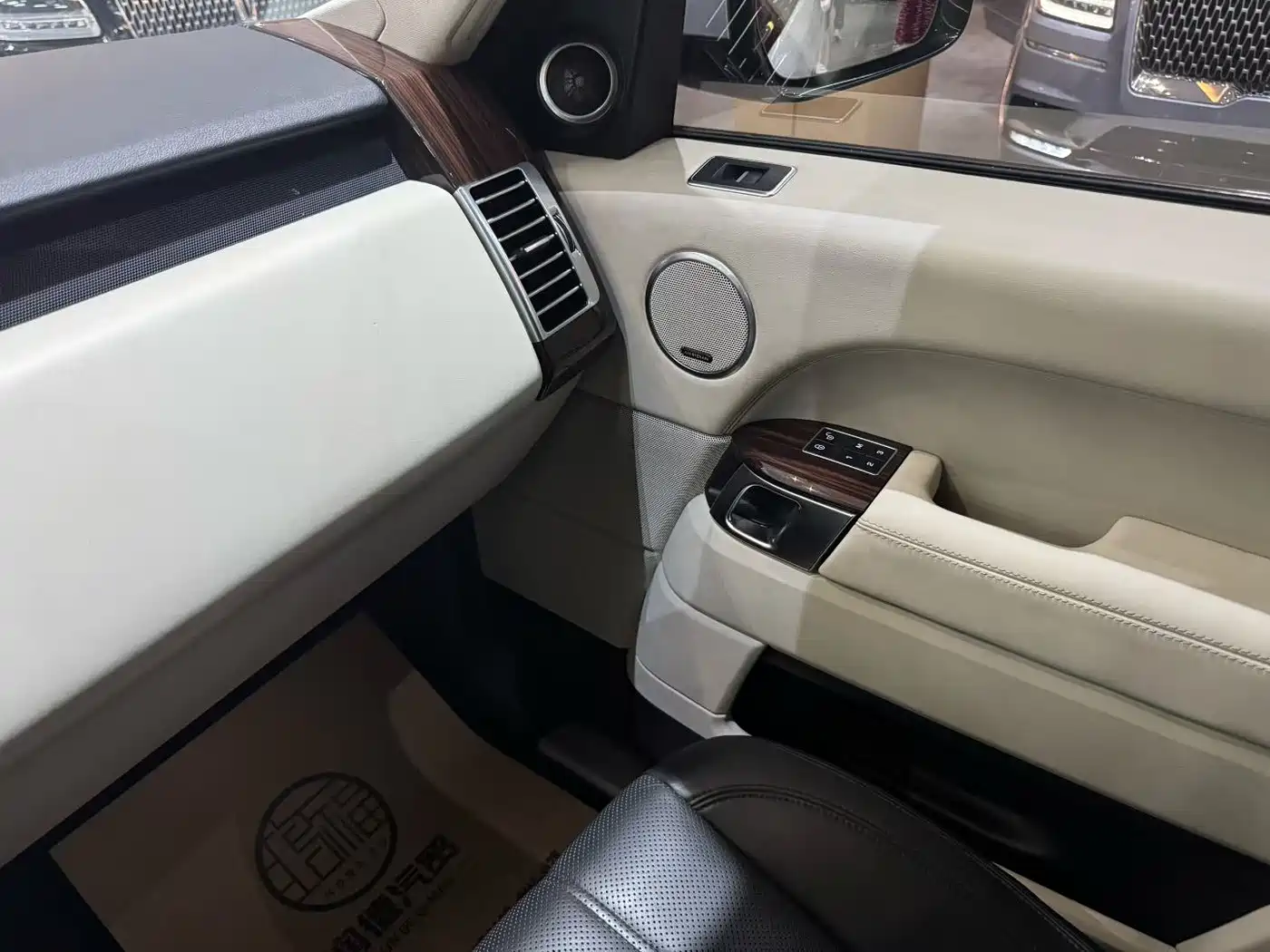 Land Rover Range Rover 2014 3.0 SC V6 Vogue фото 4