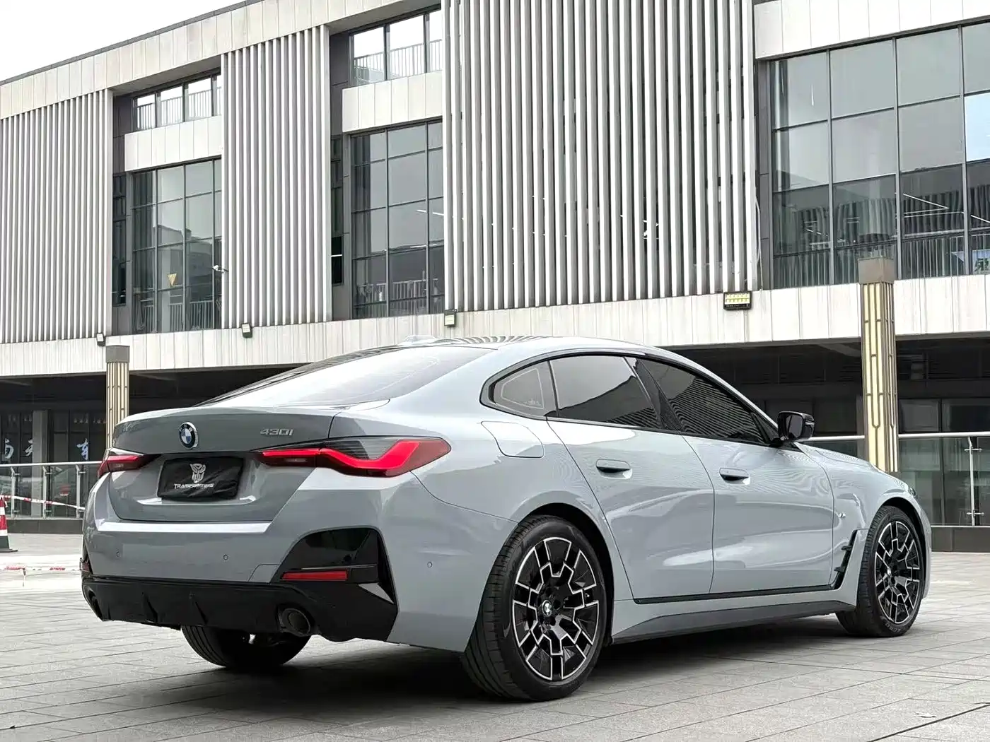BMW 4 Series 2024 430i Gran Coupe M Sport Shadowline Package фото 9